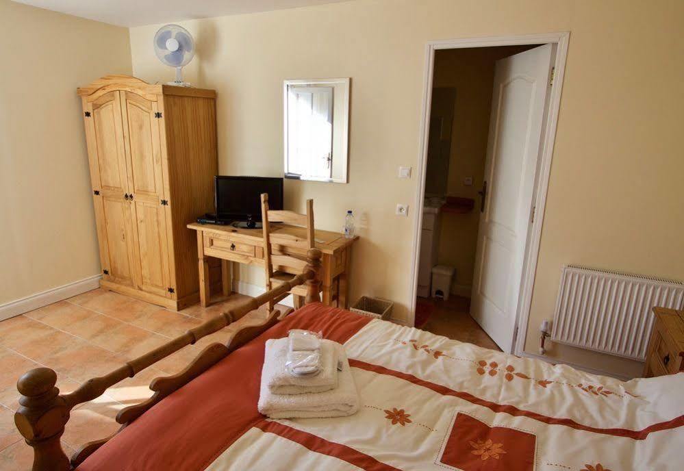Ancienne Ecole Bed and Breakfast Cazaux-Villecomtal Eksteriør billede